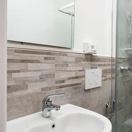 Novella Guest house *